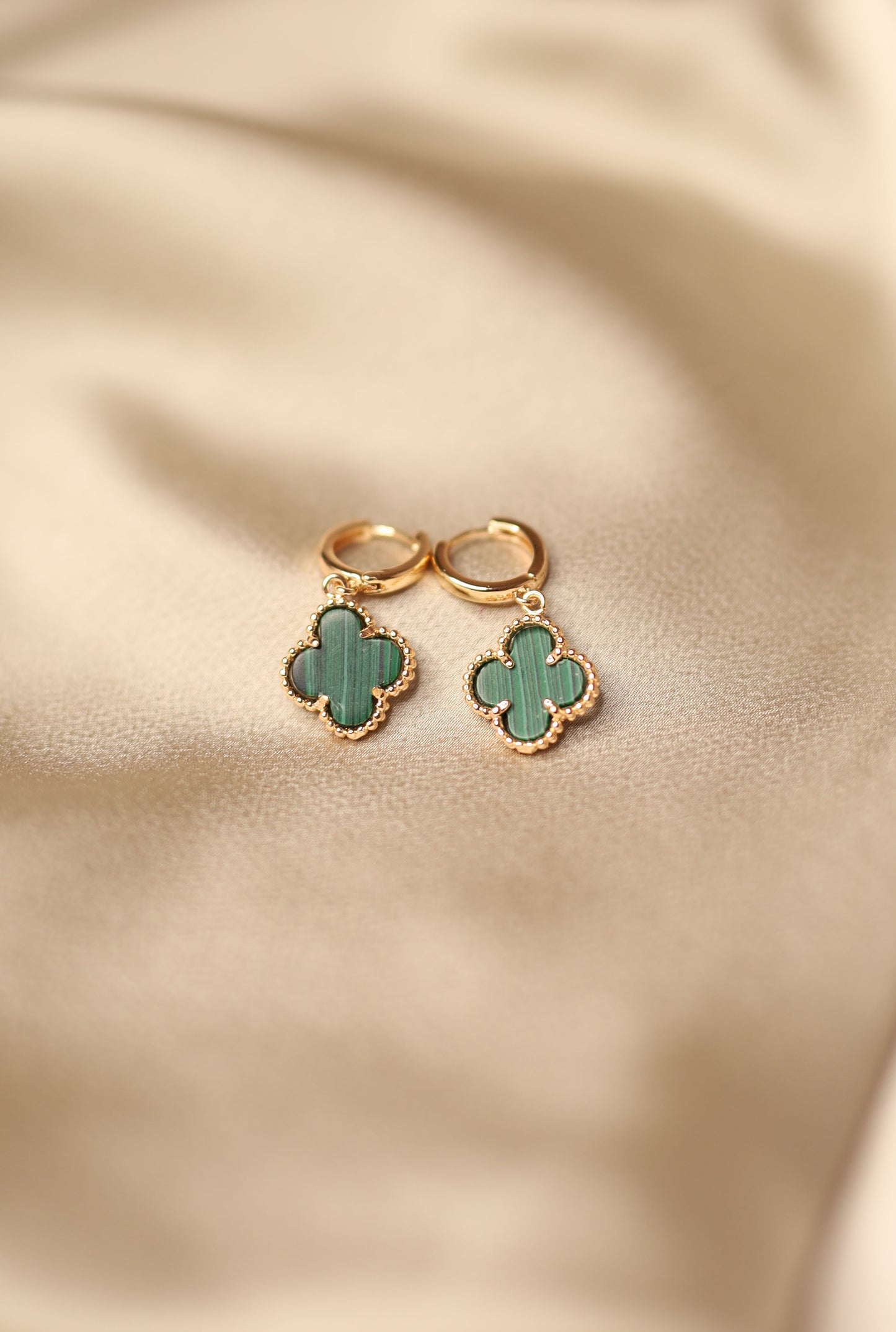 Lucky Me clover earrings green