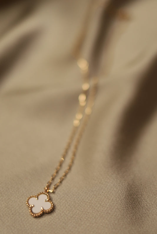 Lucky Brass necklace white